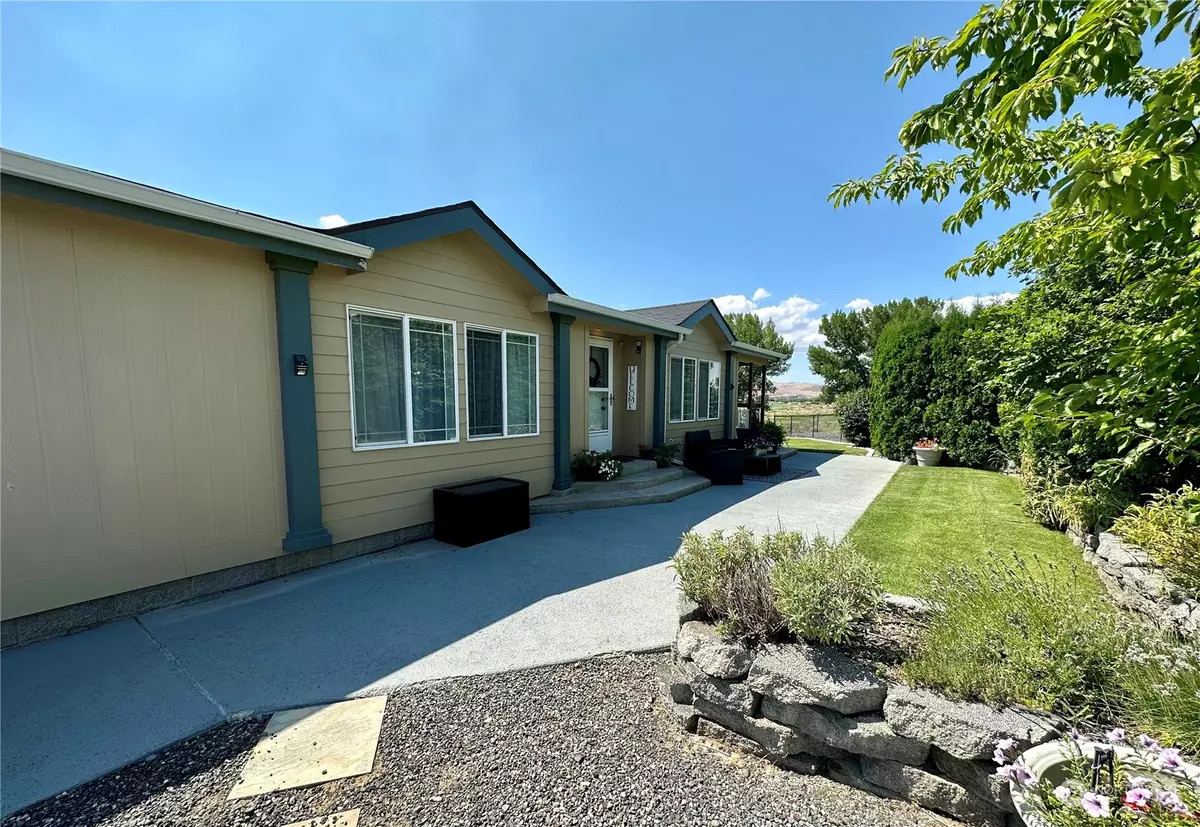 Mattawa, WA 99349,851 Desert Aire Dr SW