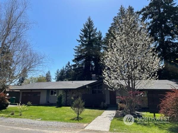 1921 Lakehurst DR SE, Olympia, WA 98501