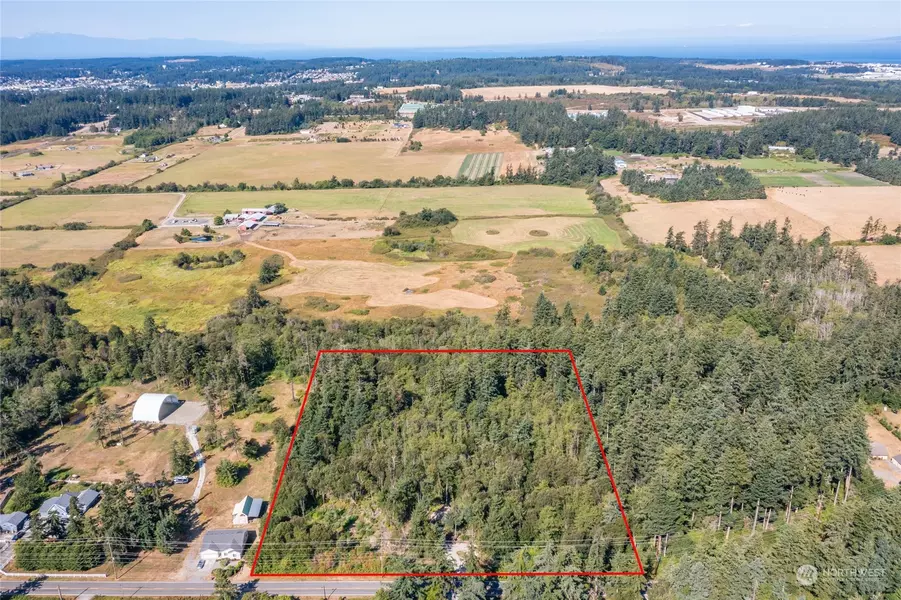 2943 Hunt RD, Oak Harbor, WA 98277