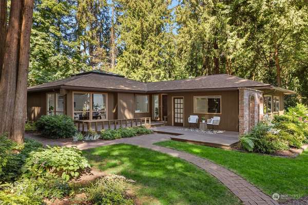 11751 Penny PL NE, Bainbridge Island, WA 98110