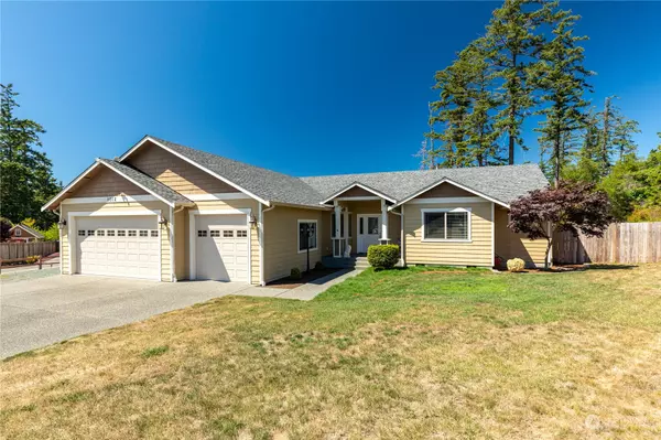 1012 Lyle Ridge CIR, Oak Harbor, WA 98277