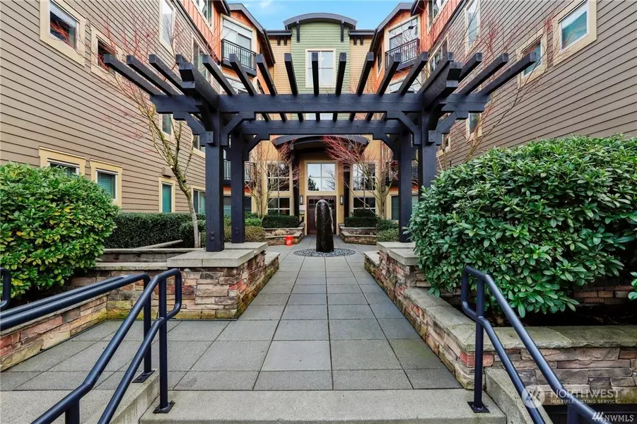 15700 116th AVE NE #201, Bothell, WA 98011