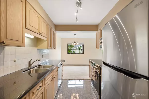 12300 33rd AVE NE #304, Seattle, WA 98125