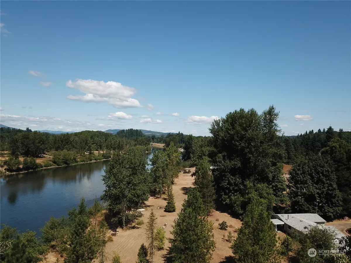 Castle Rock, WA 98611,2333 Larsen LN