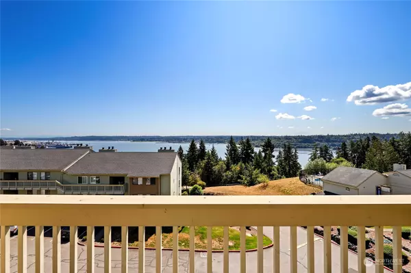 1745 W Sunn Fjord LN #H307, Bremerton, WA 98312