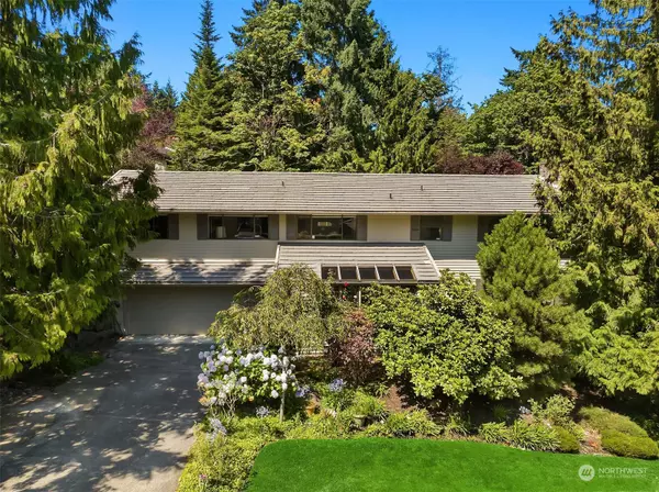 7401 92nd PL SE, Mercer Island, WA 98040