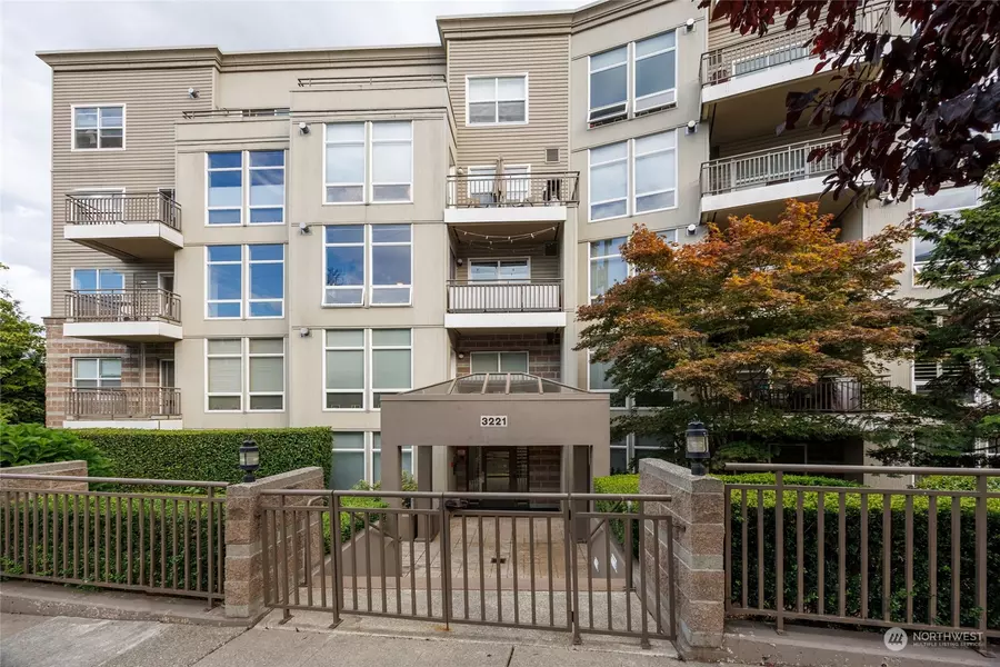 3221 SW Avalon WAY #305, Seattle, WA 98126