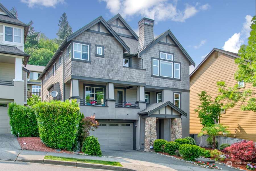 711 Lingering Pine DR NW, Issaquah, WA 98027