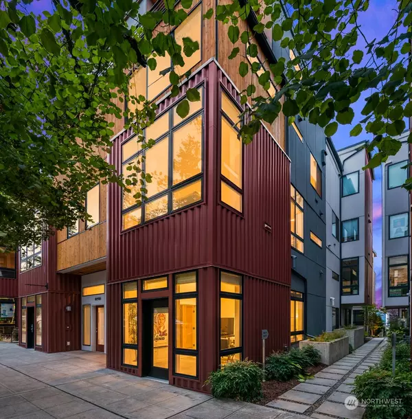 3215 California AVE SW #A, Seattle, WA 98116