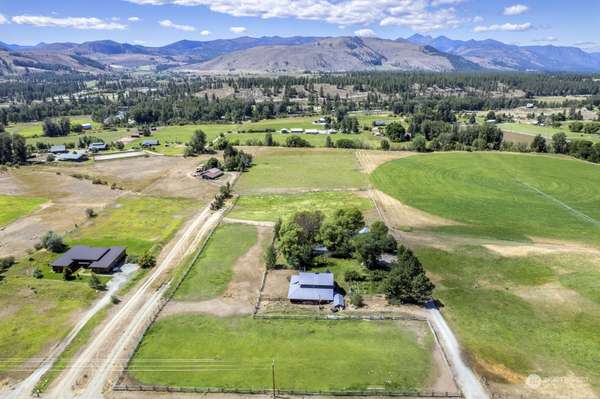 667 Twisp Winthrop Eastside RD, Winthrop, WA 98862