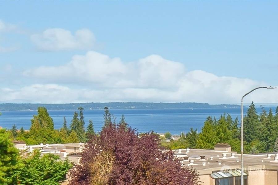 550 Elm Way #201, Edmonds, WA 98020