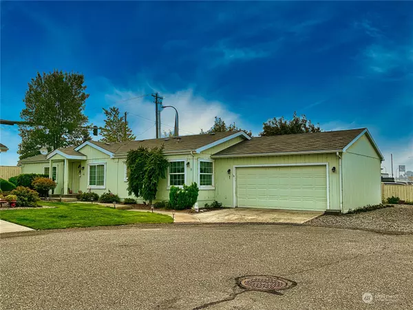 5 Crystal PL W, Omak, WA 98841