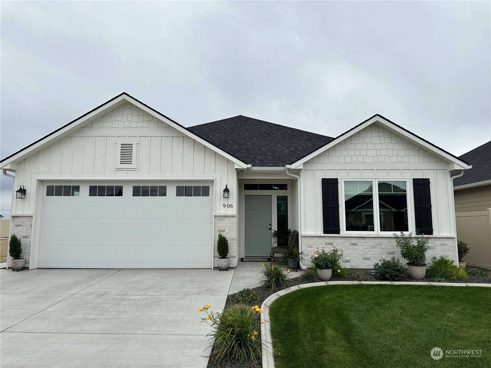 906 N M Loop DR SW, Quincy, WA 98848