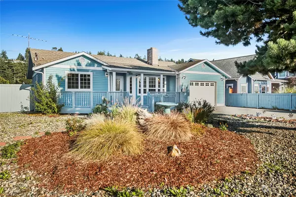 3643 Oceanside DR, Greenbank, WA 98253