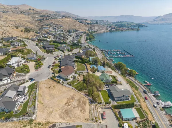 131 Whitfield CT, Chelan, WA 98816