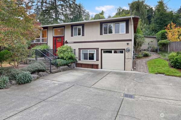 15855 37th AVE NE, Lake Forest Park, WA 98155