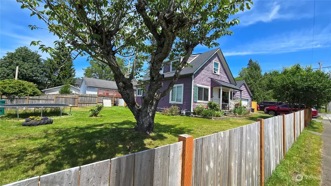 817 E 1st ST, Arlington, WA 98223