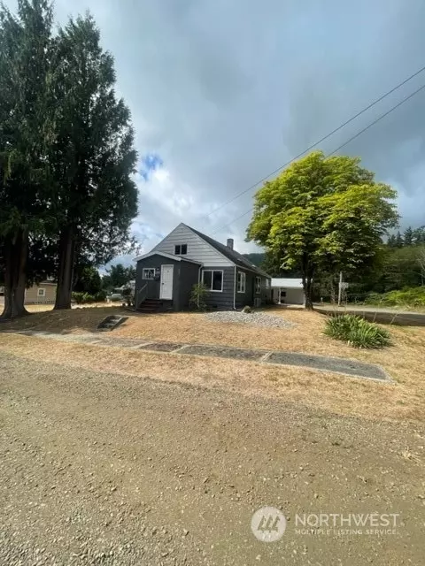 Raymond, WA 98577,1244 Cedar ST