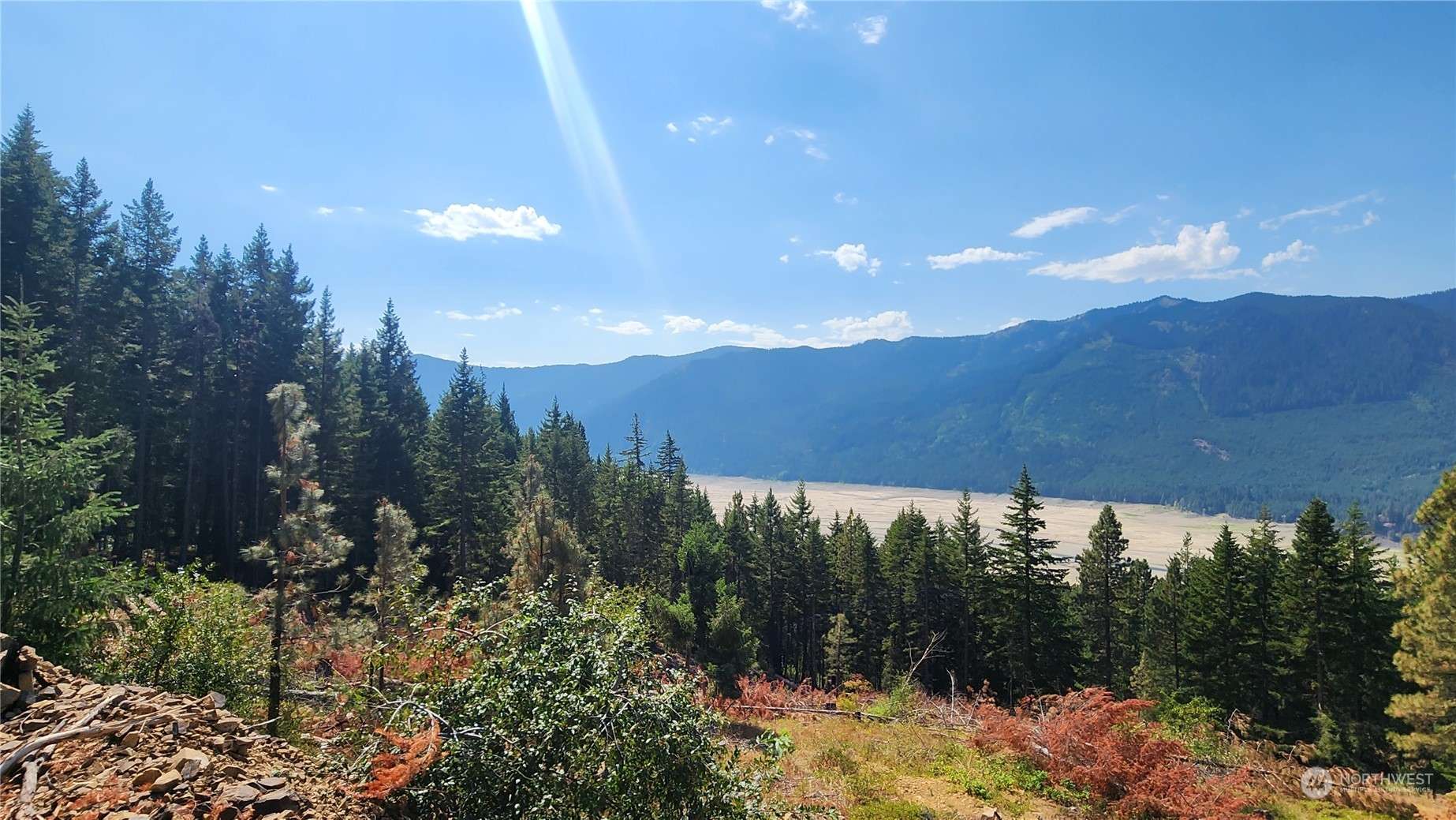 1 Grandview RD, Ronald, WA 98940