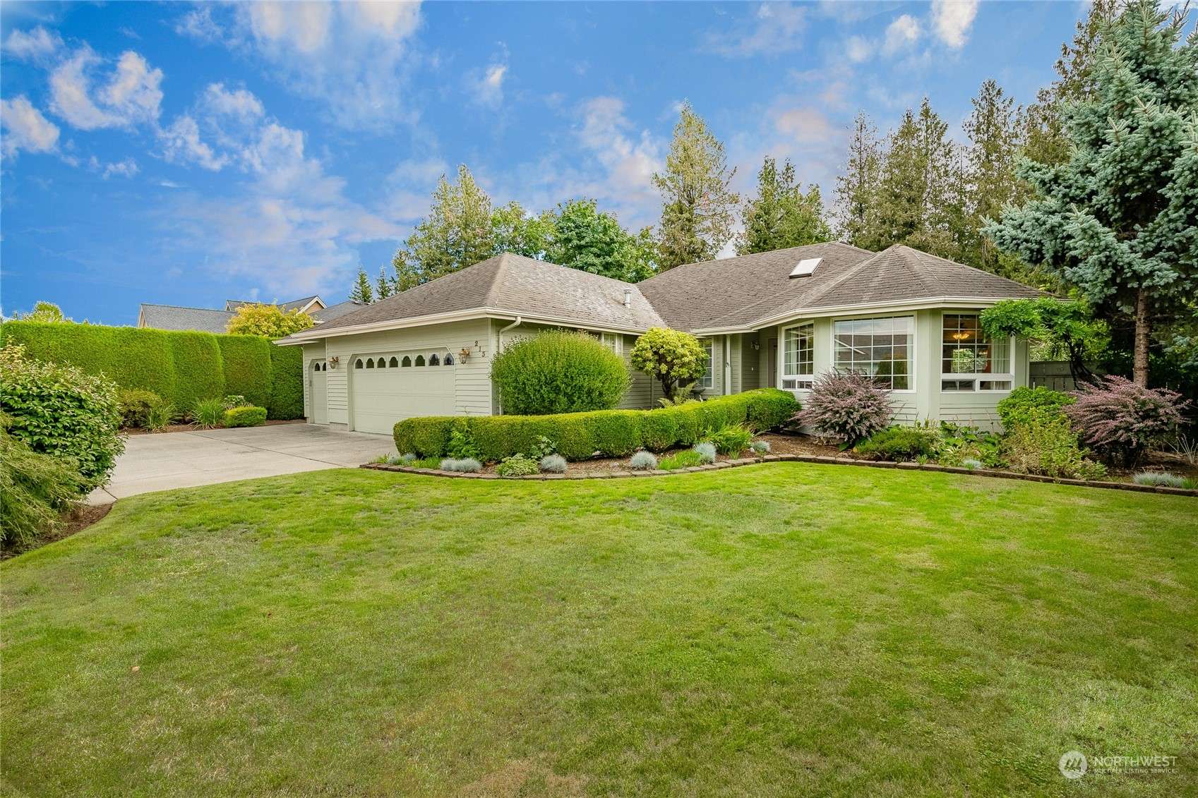 213 E Sunrise DR, Lynden, WA 98264