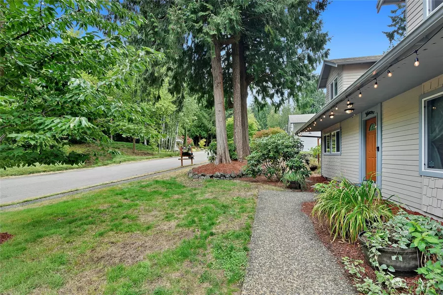 8289 Saddle Trail NW, Bremerton, WA 98311