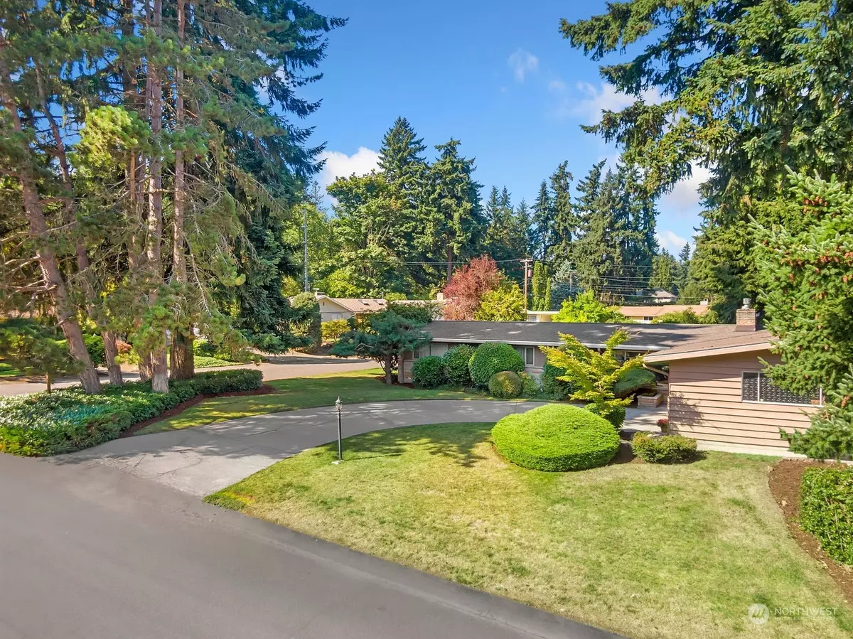 Mercer Island, WA 98040,8904 SE 58th ST