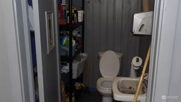 Ritzville, WA 99169,704 W 1st AVE