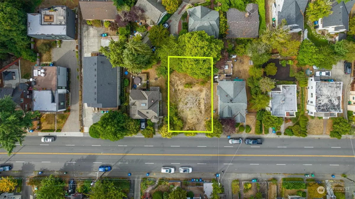 Seattle, WA 98105,5739 25th AVE NE