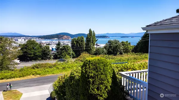 Anacortes, WA 98221,511 37th ST