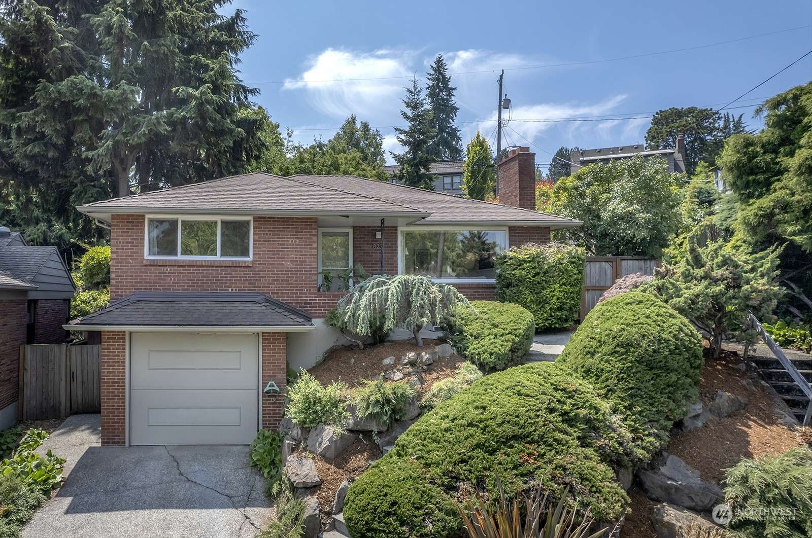 Seattle, WA 98119,823 W Cremona ST