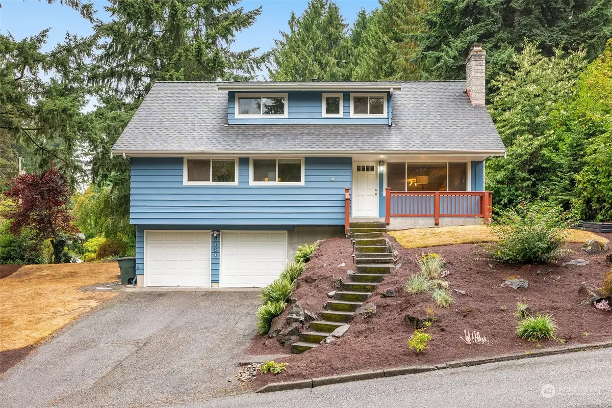 Lake Forest Park, WA 98155,3704 NE 192nd ST