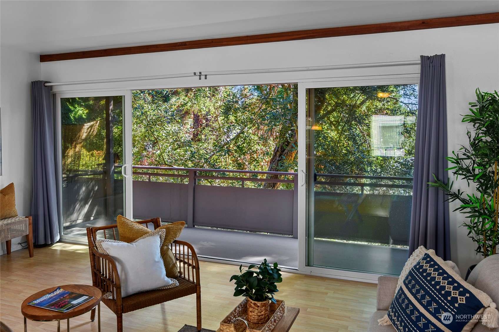 465 Winslow WAY E #211, Bainbridge Island, WA 98110