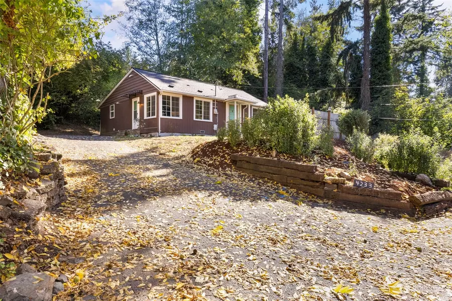 4233 Kelly RD, Bremerton, WA 98312