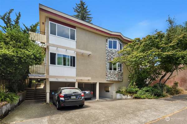 4267 N Woodland Park AVE, Seattle, WA 98103