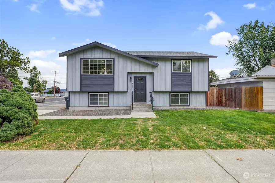 2603 W Texas ST, Moses Lake, WA 98837