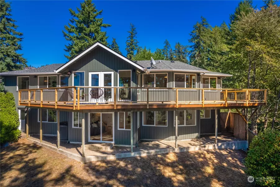 7923 Warren DR NW, Gig Harbor, WA 98335