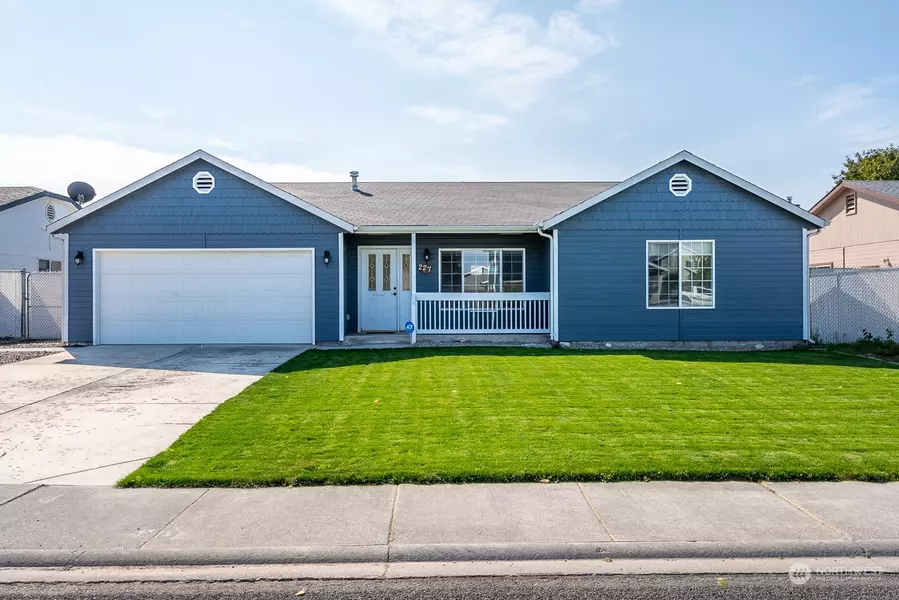 227 E Belair DR, Moses Lake, WA 98837