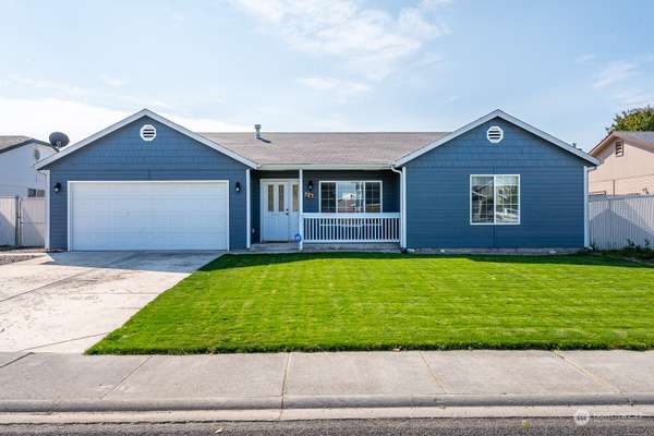 227 E Belair DR, Moses Lake, WA 98837