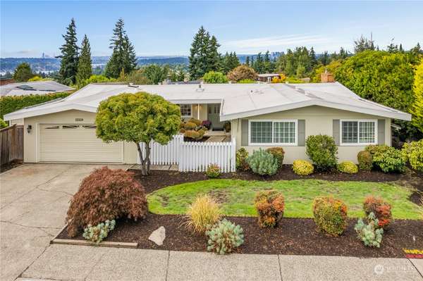 13320 SE 43rd ST, Bellevue, WA 98006