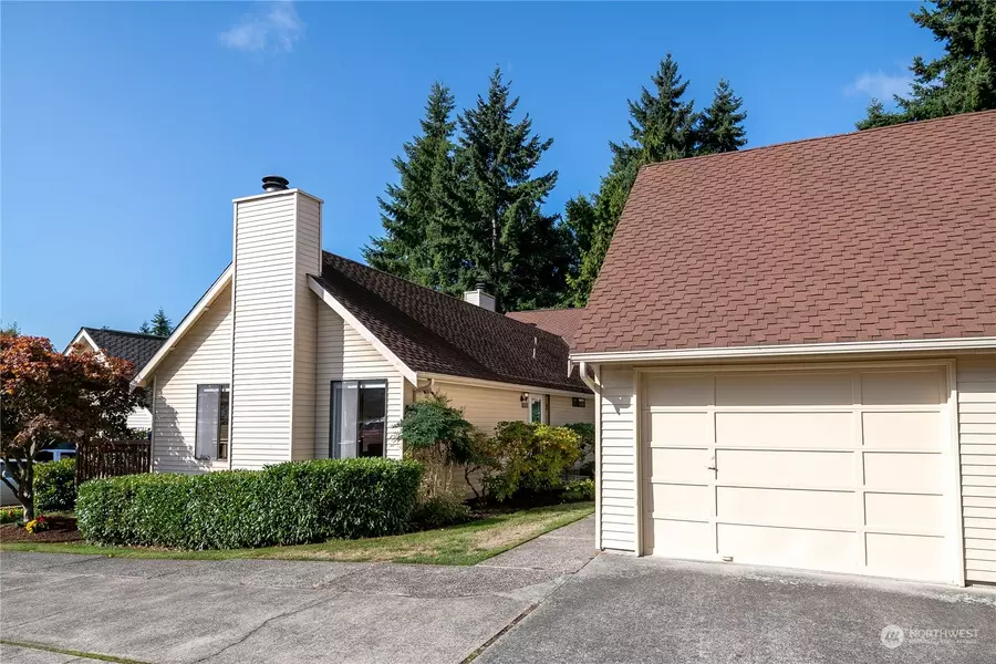 1208 S 244th PL, Des Moines, WA 98198