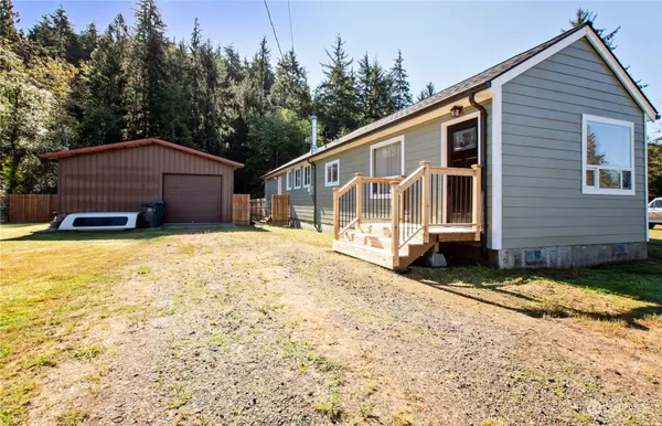 212 Endresen RD, Hoquiam, WA 98550