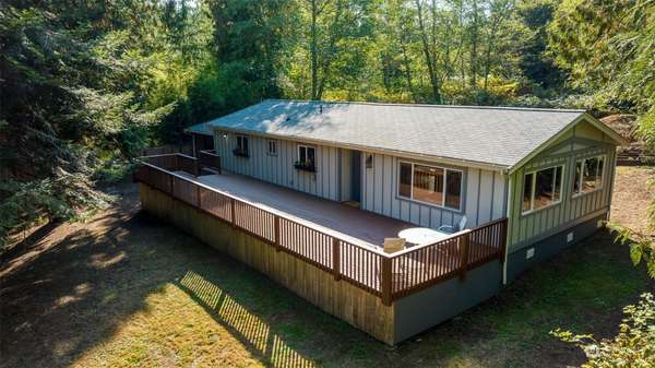 21175 President Point RD NE, Kingston, WA 98346