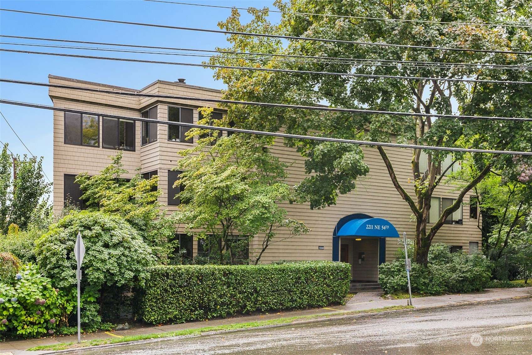 2211 NE 54th ST #3D, Seattle, WA 98105