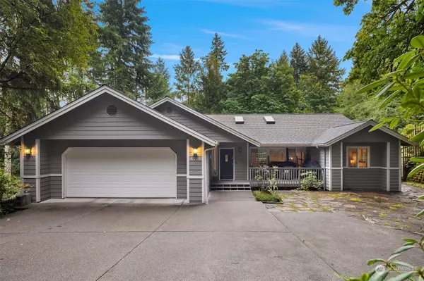 8218 Hansen RD NE, Bainbridge Island, WA 98110