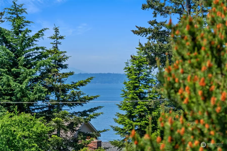 9216 183rd PL SW, Edmonds, WA 98020