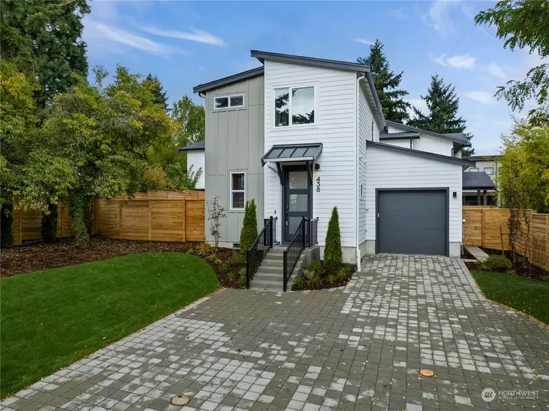 438 10th AVE, Kirkland, WA 98033