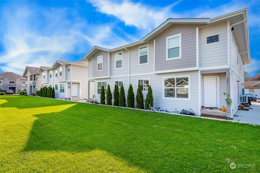 1036 Sumas AVE, Sumas, WA 98295