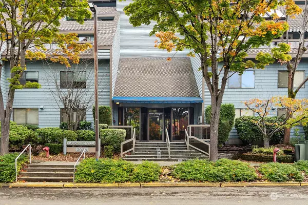 Mercer Island, WA 98040,3030 80th AVE SE #204