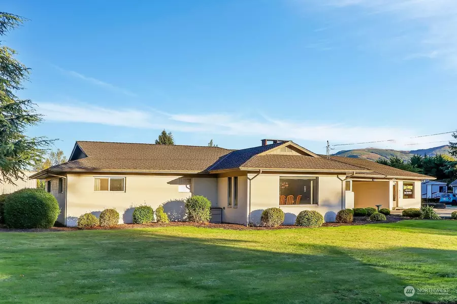 305 Garden of Eden RD, Sedro Woolley, WA 98284