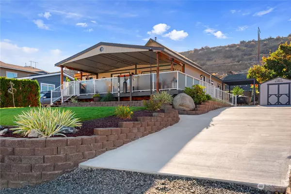 560 W Entiat DR, Orondo, WA 98843